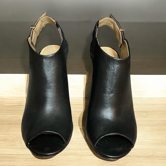 Ann Taylor wedge, size 7.5 - Picture 2 of 9